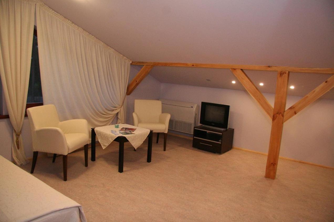 Room In Bb - Valensija - Suite For Two In Nice Hotel Jurmala Exterior photo