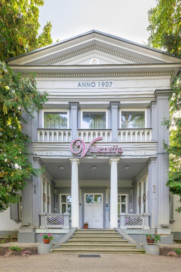 Room In Bb - Valensija - Suite For Two In Nice Hotel Jurmala Exterior photo