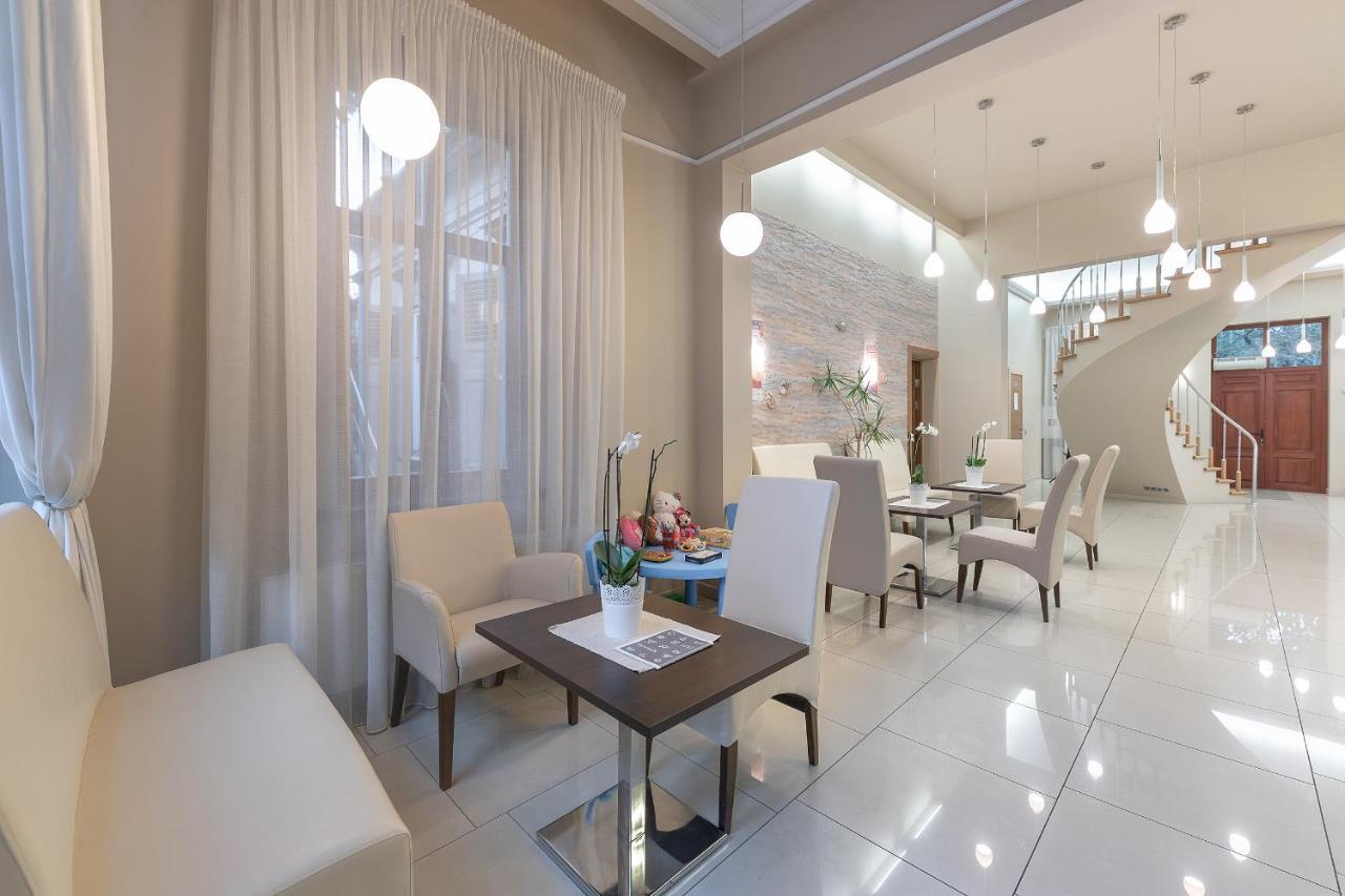 Room In Bb - Valensija - Suite For Two In Nice Hotel Jurmala Exterior photo